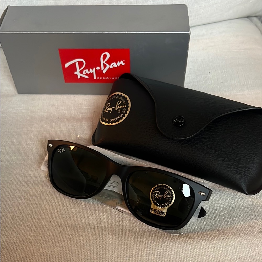 Ray-Ban Classic Black Sunglasses with Case